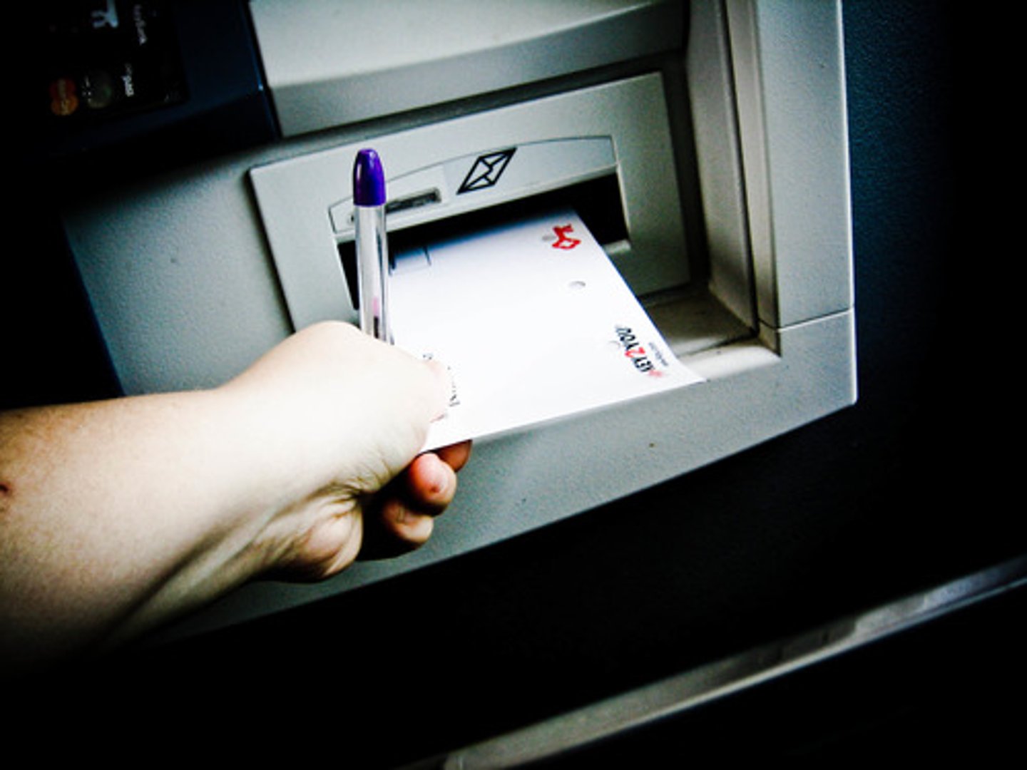 <p>to deposit money</p>