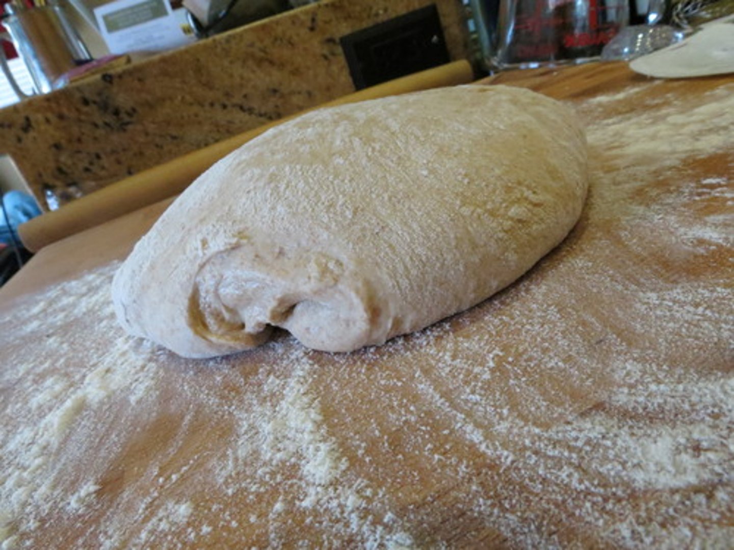 <p>Mezcla que proviene de la incorporación de un líquido a una materia pulverizada, de la cual resulta un todo espeso, blando y consistente.</p>