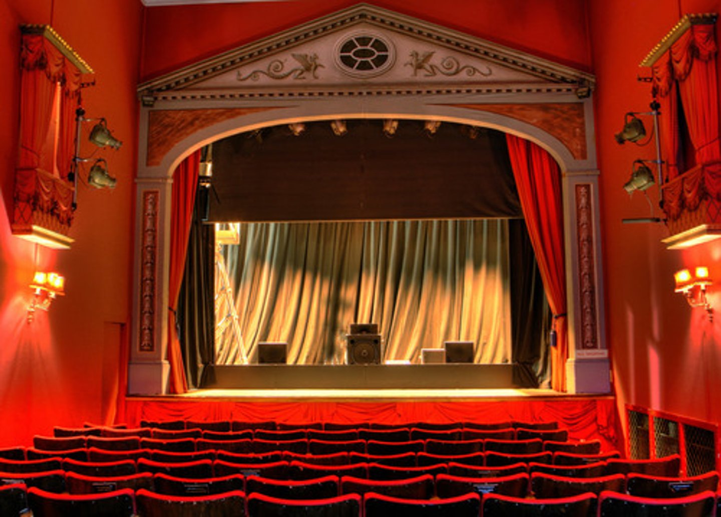 <p>theater</p>