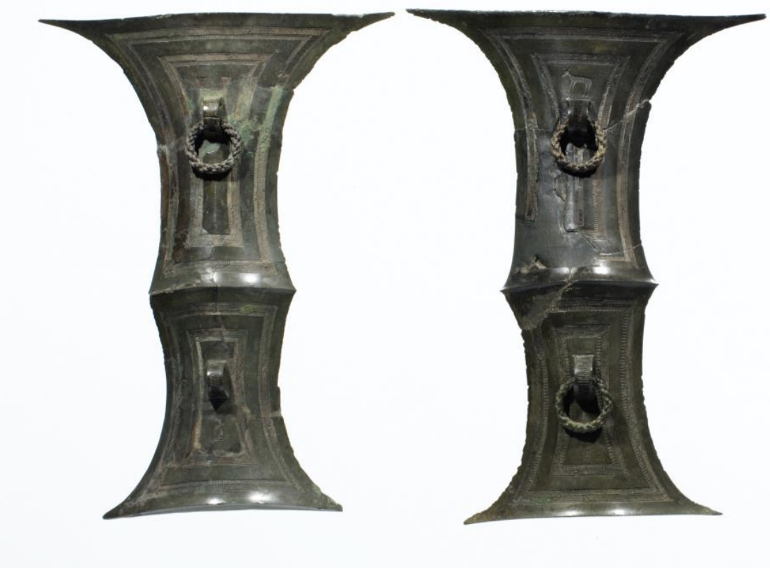 <p>Time: Bronze Age (1000 BCE - 300 BCE)<br>Found:  Asan-si, South Chungcheong (아산시, 충청남도)<br><br>Rings allowed for them to be hung from walls; Used to signify the state of the owners. The design of the deer symbolizes shamanism; this artifact gives clues of cultural exchange between Korea and Siberian shamanism and a Theocratic society in Korea</p>