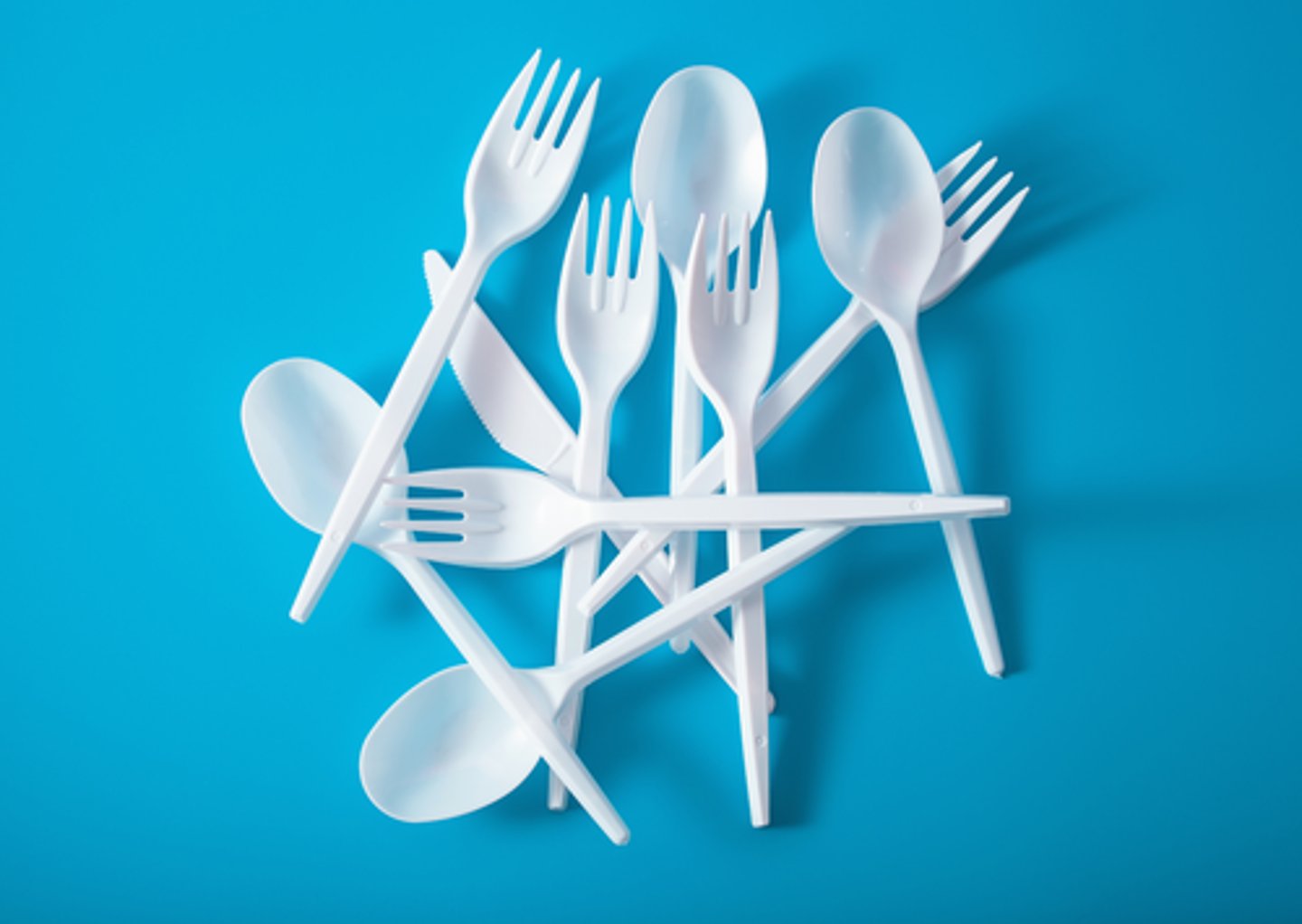 <p>knives, forks, and spoons made of plastic, used for eating, especially at barbecues or picnics.</p><p>At the barbecue, we used _________ so we didn’t need to wash the dishes.</p>