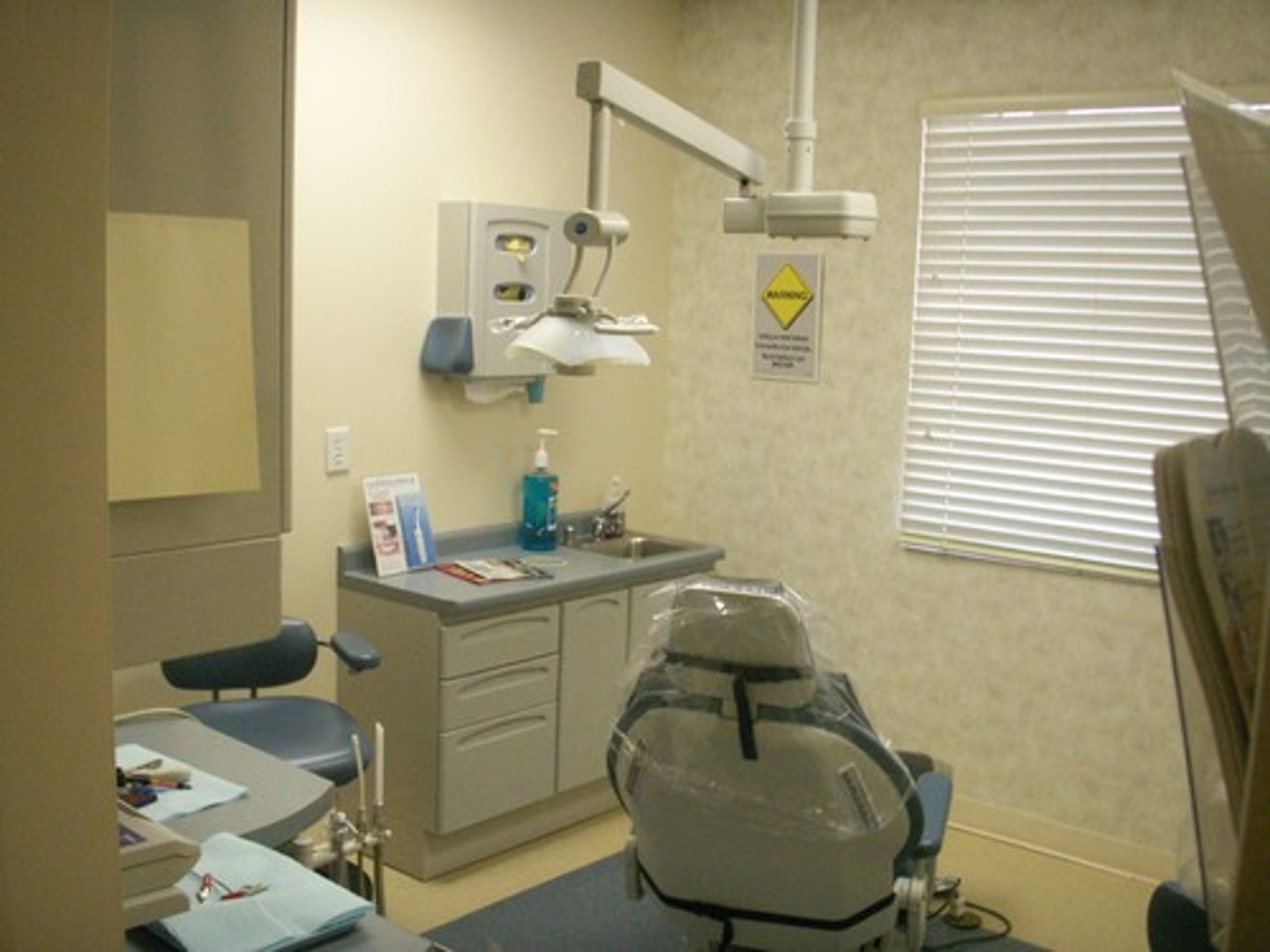 <p>doctor's/dentist's office</p>