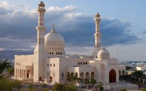 <p>Mosques(domes and minarets-tall slender towers)</p><p>Crescent moon and star</p><p>No statues of people as that’s disrespectful to Allah</p><p>bury their dead in cemeteries</p><p>mostly in the desrt of Asia and north america and in the humid tropics</p><p>Fastest growig religion in terms of new followers because of missionary success in sub-saharan africa that has high birth rates</p><p>Muslims</p><p>Qur’an</p><p>Sharia: islamic law</p><p>Five pillars: allah, pray 5 times, give zakat to the poor, fast during Ramadan, make 1 pilgrimmage to Meca</p><p>Shi’a and Sunni Muslims</p>