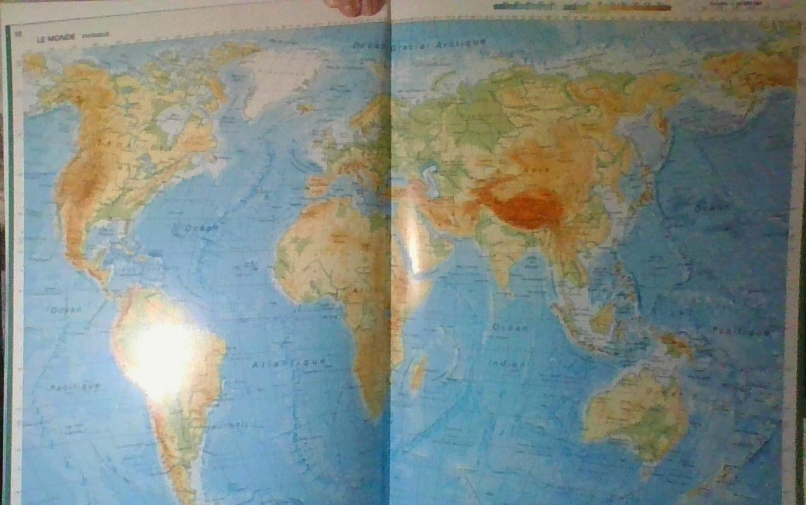 <p>la bordure du continent qui est très peu profonde </p><p>(parties blanches sur la carte)</p>