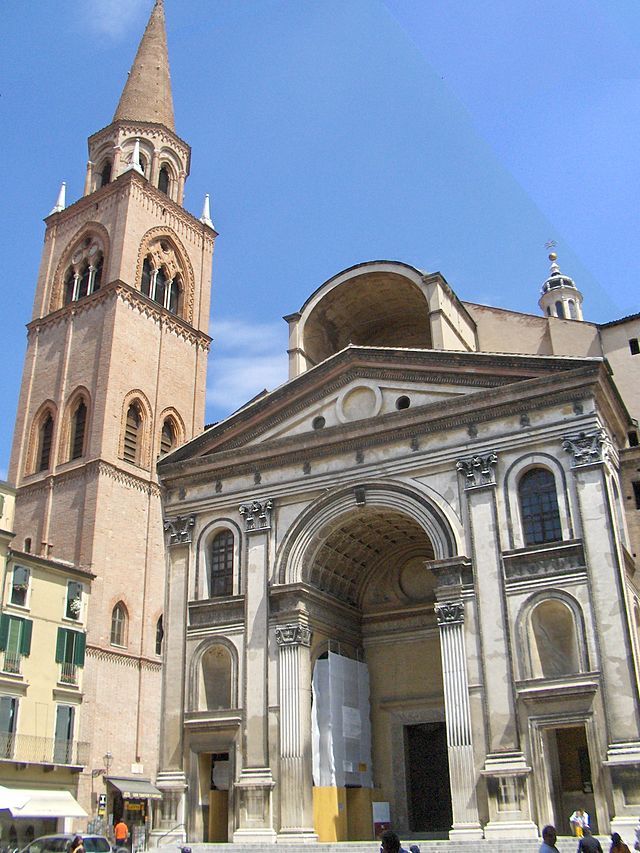 <p>Completed after Alberti&apos;s death. Brings back ancient Roman design. Influenced by the Basilica of Constantine.</p>