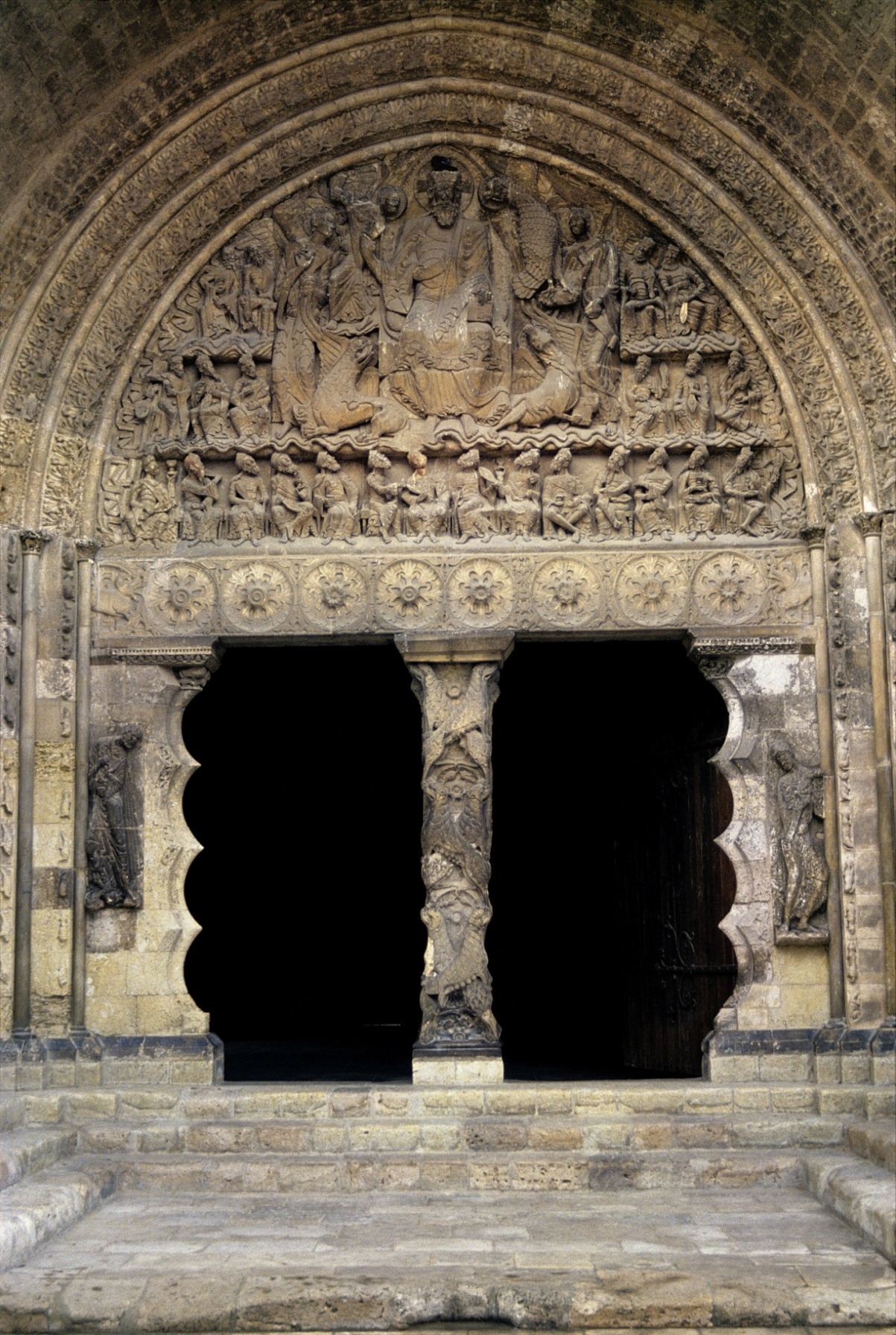 <p>What is located in the doors and center? </p>