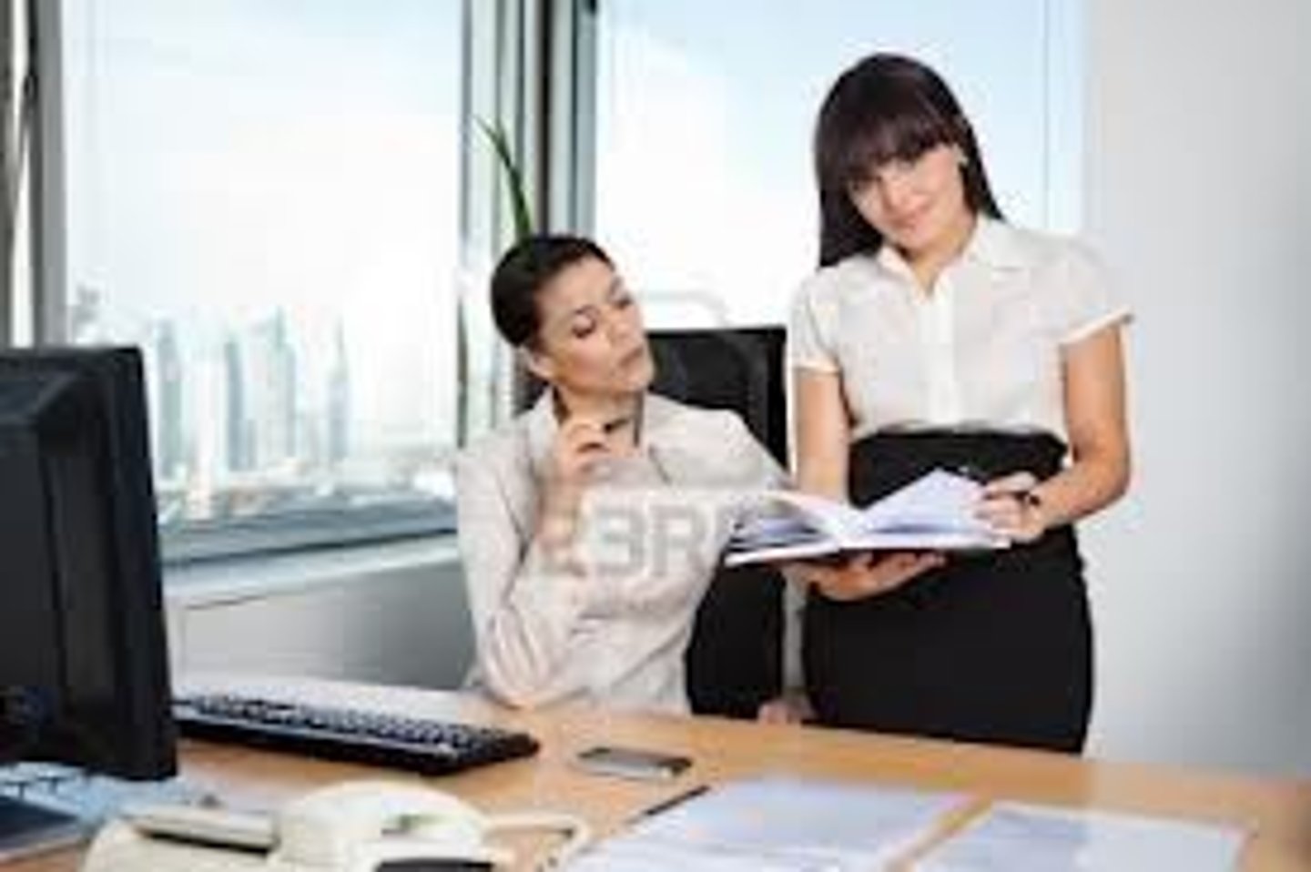 <p>trưởng nhóm, trợ lý</p>