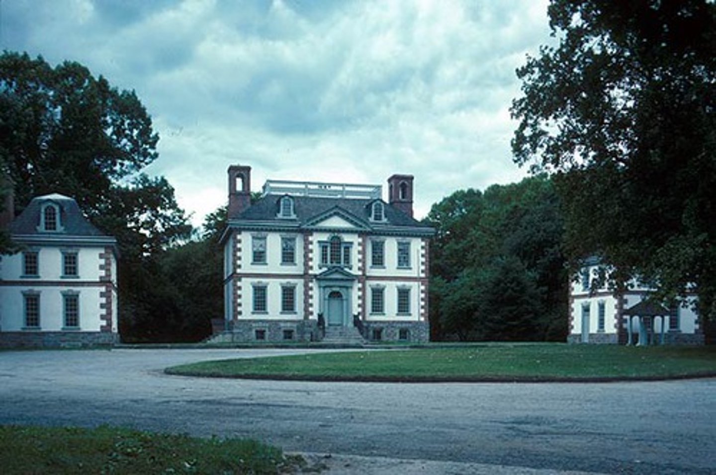 <p>door opening with a semicircular window (fanlight) above and flanked by vertical window (sidelights) similar to Palladian window</p>