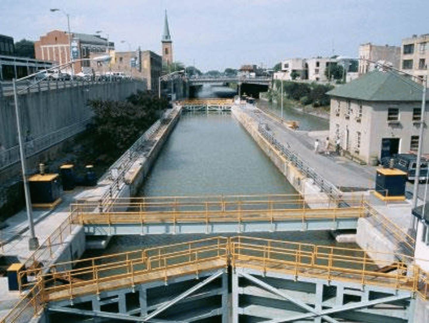 <p>A water elevator that raises or lowers boats in a canal.</p>
