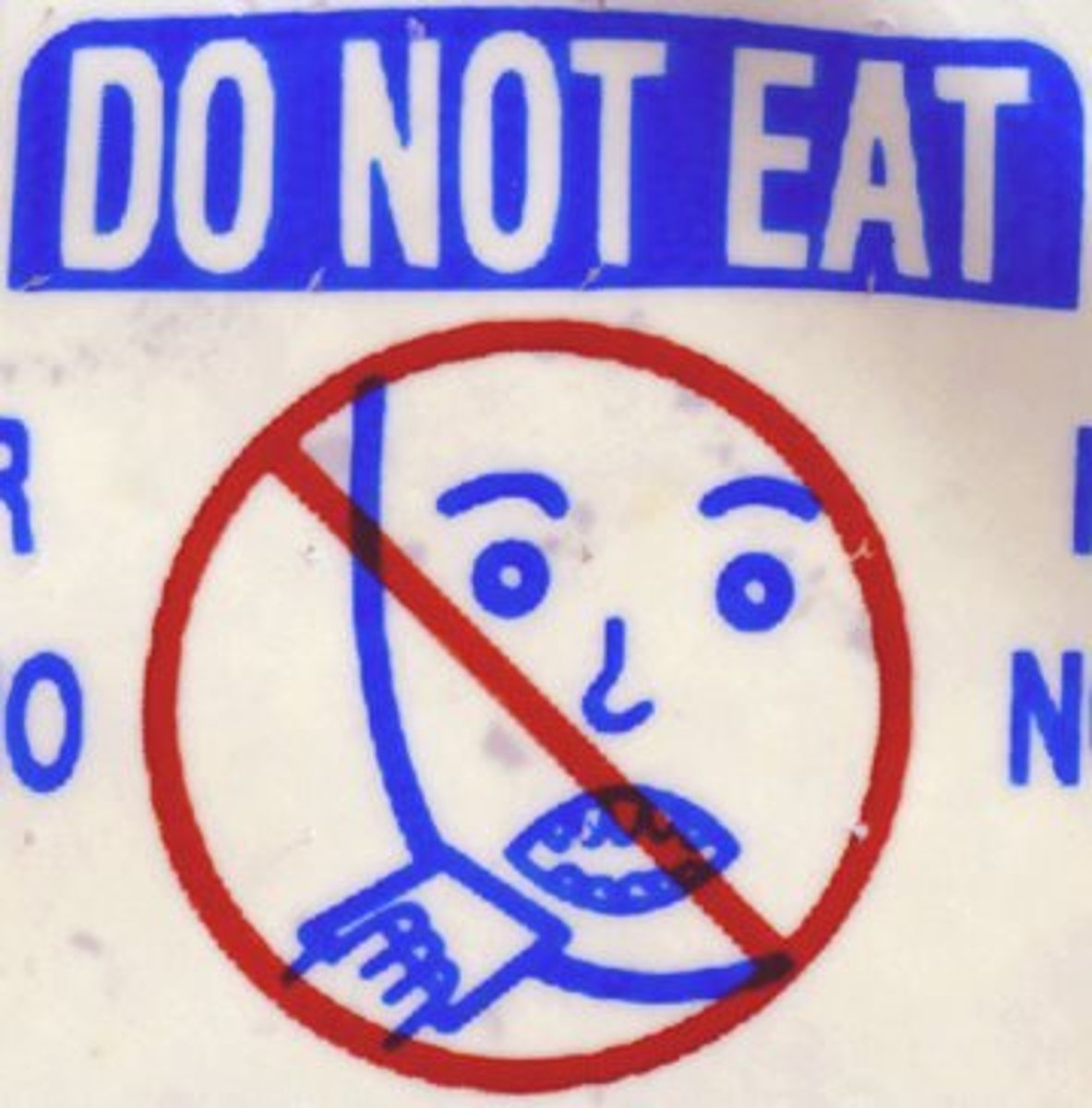 <p>/ˌnɒnˈed.ə.bəl/ (adj)<br>not intended for eating or not safe to eat:</p>