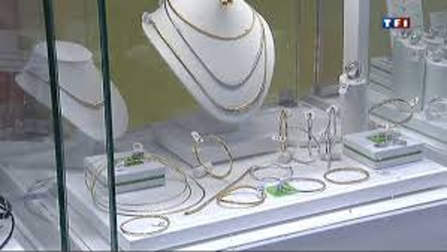 <p>une bijouterie</p>