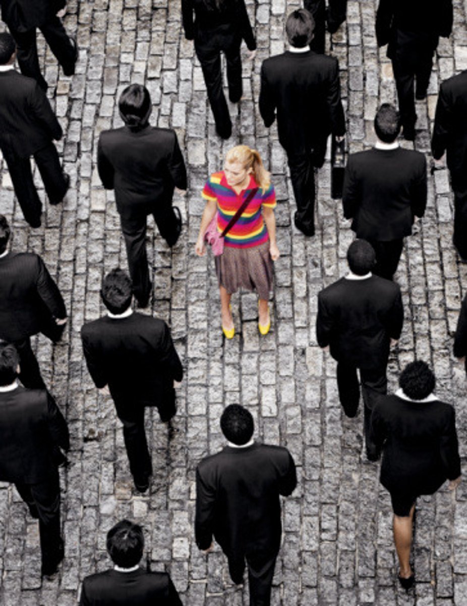 <p>adj. dễ nhận thấy, nổi bật</p>