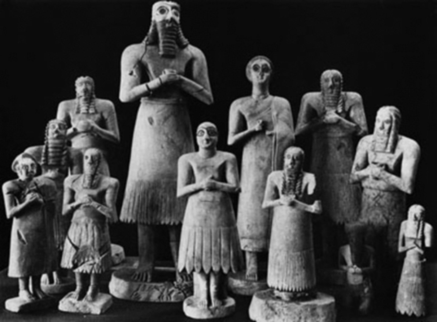 <p>Sumerian artifacts from Mesopotamia.</p>