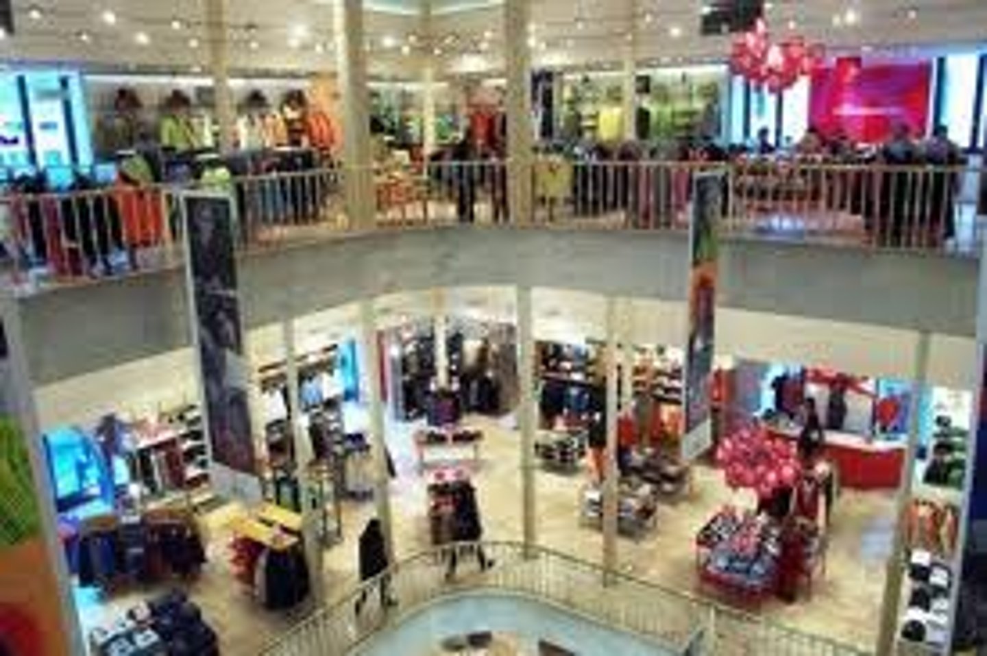 <p>un (grand) magasin</p>