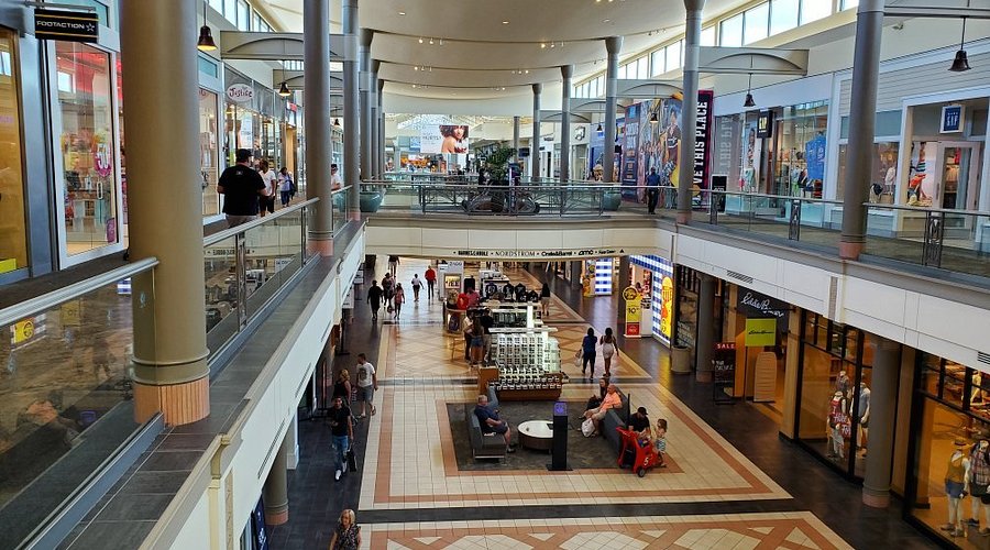 <p>la joyería</p><p><strong>Spanish:</strong><span style="background-color: oklch(0.2167 0.002 197.039993); color: oklch(0.9296 0.007 106.529999 / 0.55);"><span> Fui a la joyería en el centro comercial.</span></span></p><p><span style="background-color: oklch(0.2167 0.002 197.039993); color: oklch(0.9296 0.007 106.529999 / 0.55);"><span>keyword:some people getting jewerly brings them joy and that sounds like joyería</span></span></p>