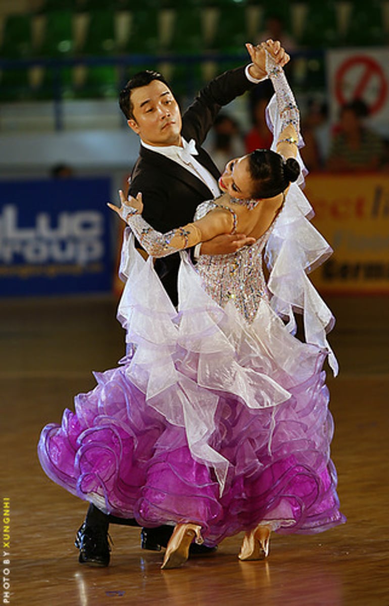 <p>waltz</p>