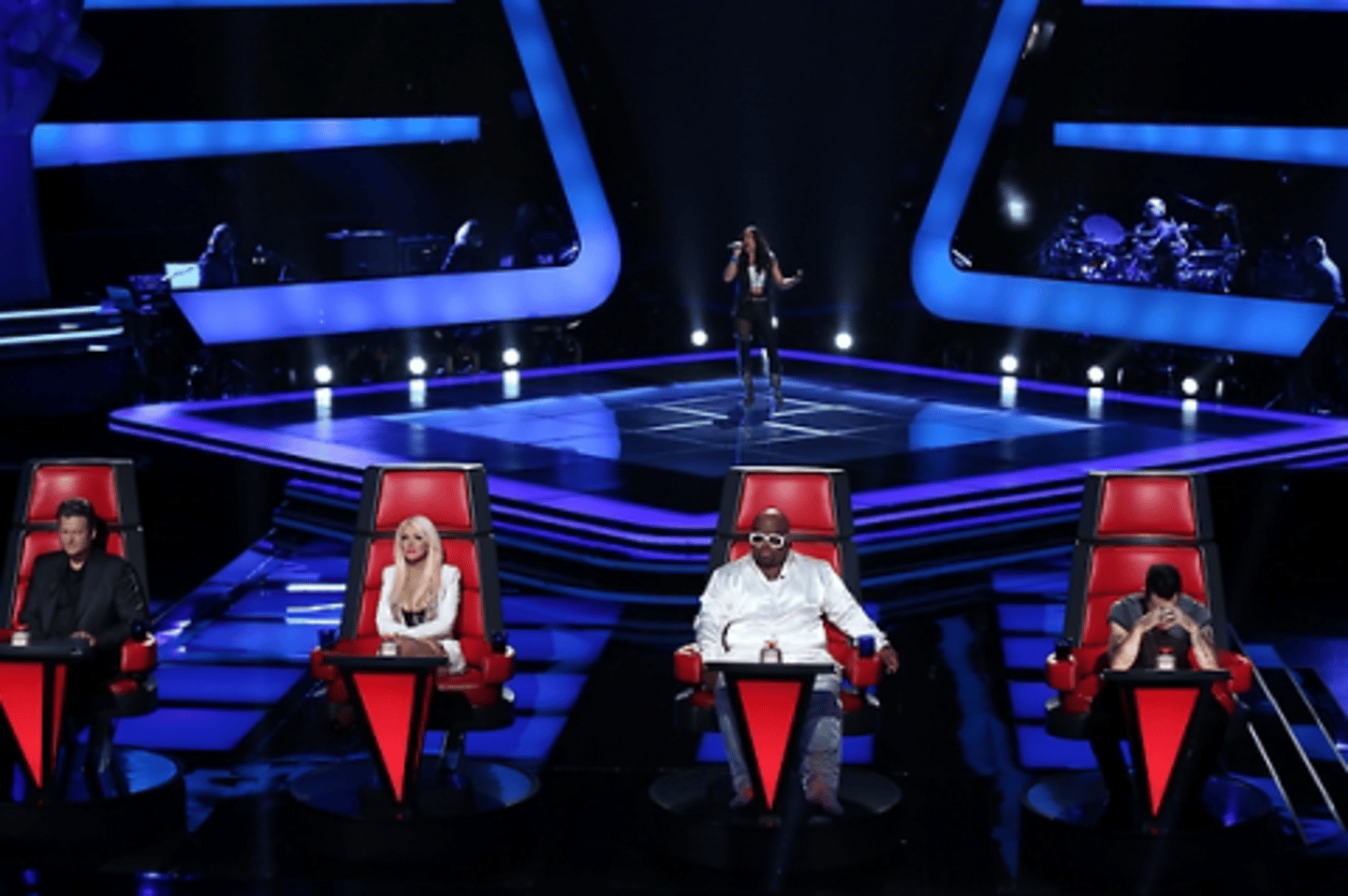 <p>tổ chức một buổi thử giọng</p>