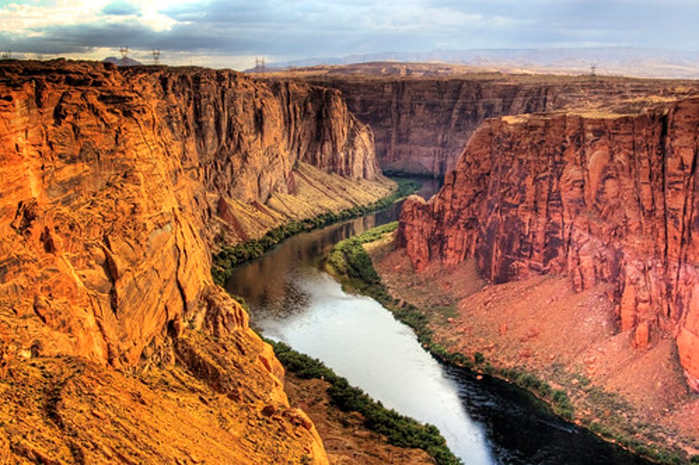 <p>This is a feature left behind when a waterfall retreats upstream.</p>