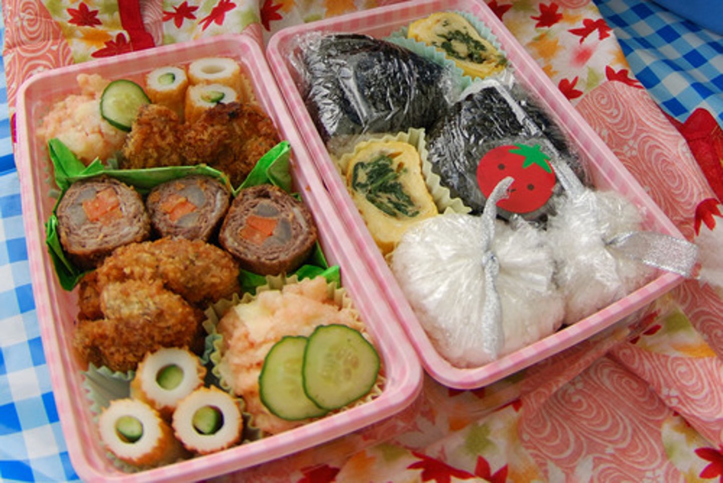 <p>cơm hộp</p>