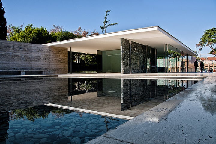 <p>Asymmetrical, single story building divided by partition walls using marble, onyx, and chrome</p>