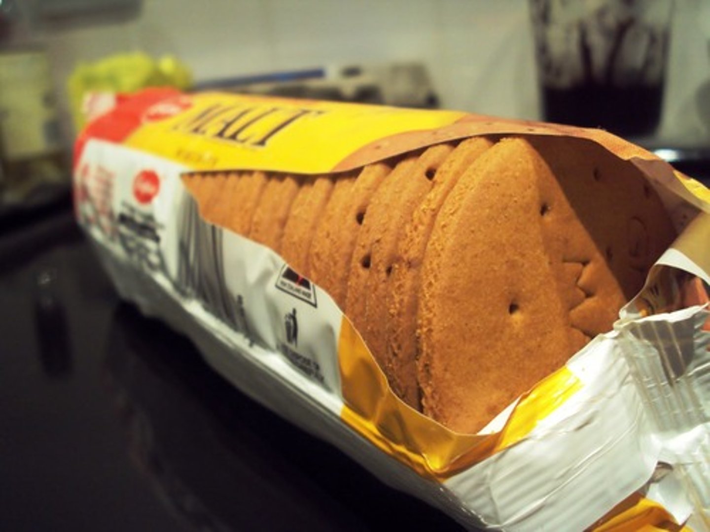 <p>(n): bánh quy</p>