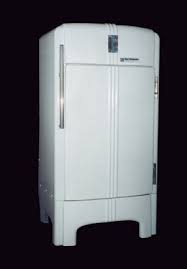 <p>Raymond Loewy</p>