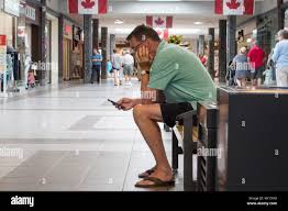 <p>mall / shopping center</p>