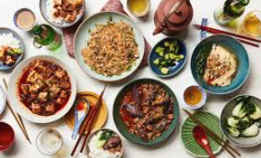 <p><span>The serve different … here.</span><br><br><span>(</span>gastronomy, food from different regions<span>)</span></p>