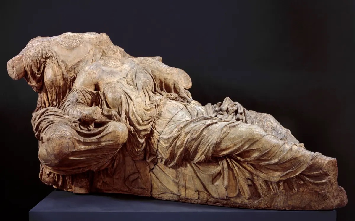 <p>Parthenon - east pediment (Aphrodite)</p>