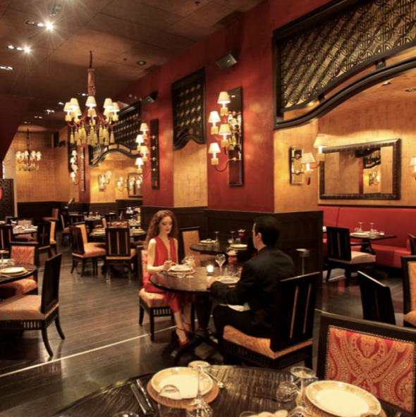 <p><span><em>T'agradaria anar a un restaurant?</em></span></p>