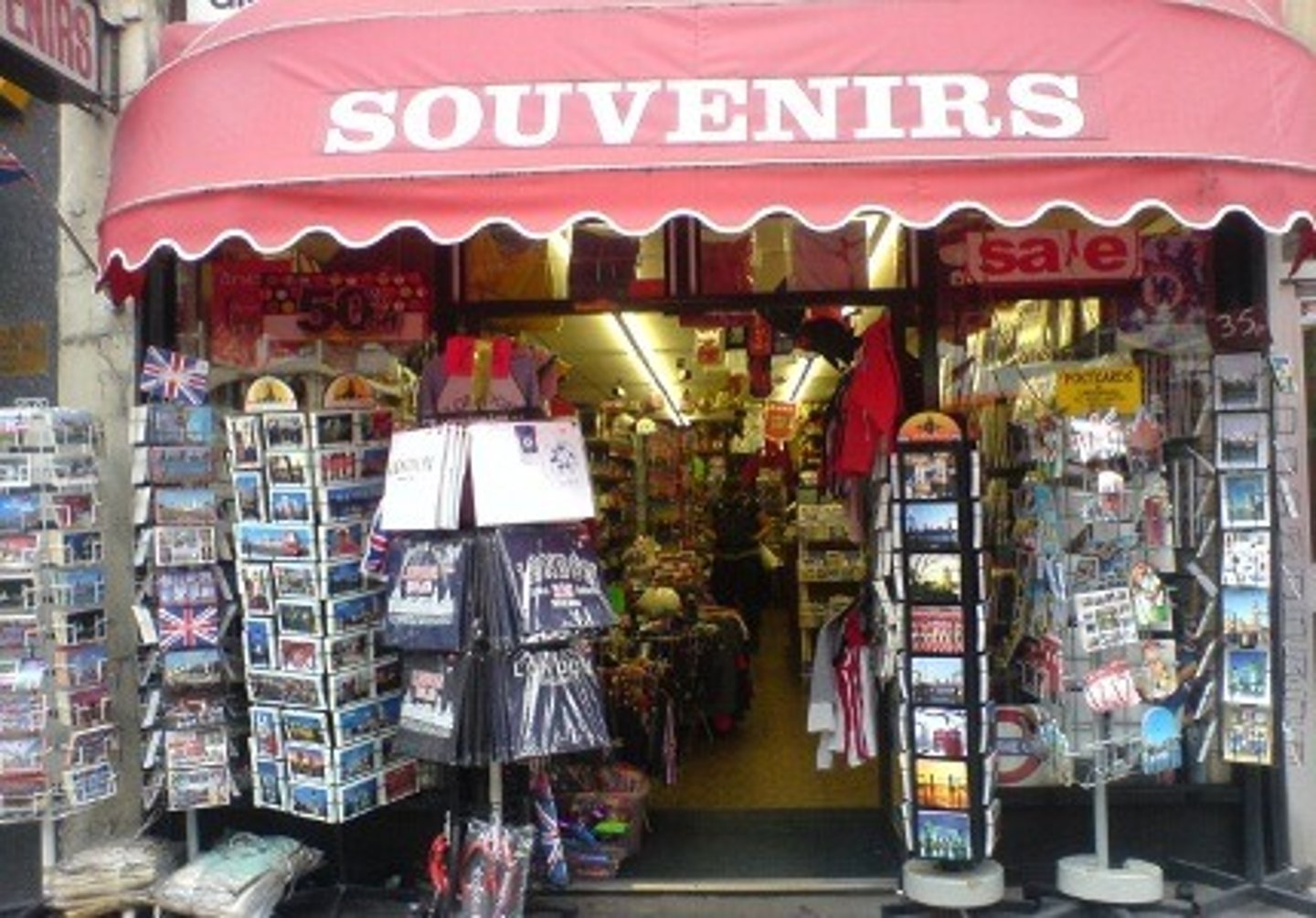 <p>to buy a souvenir</p>
