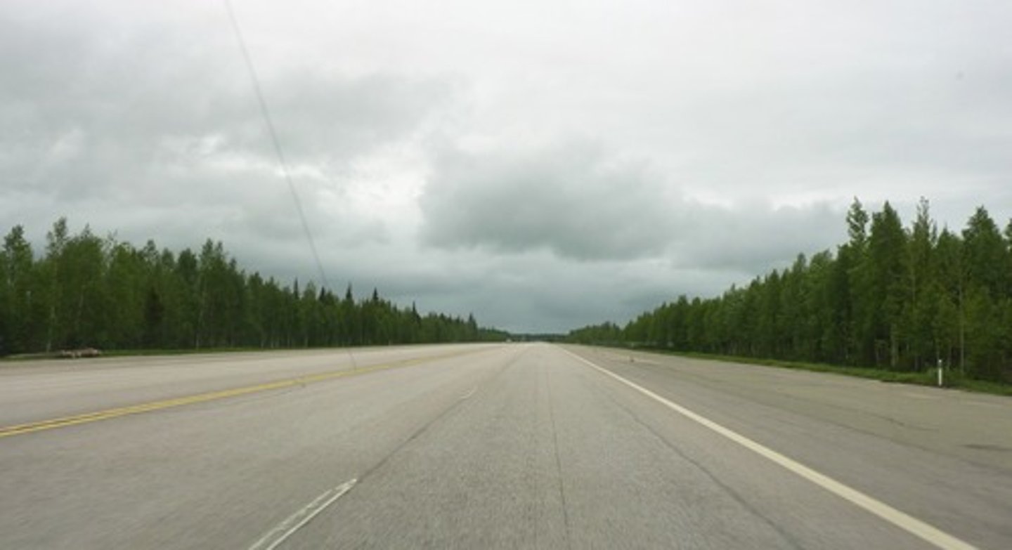 <p>very wide: rộng</p>