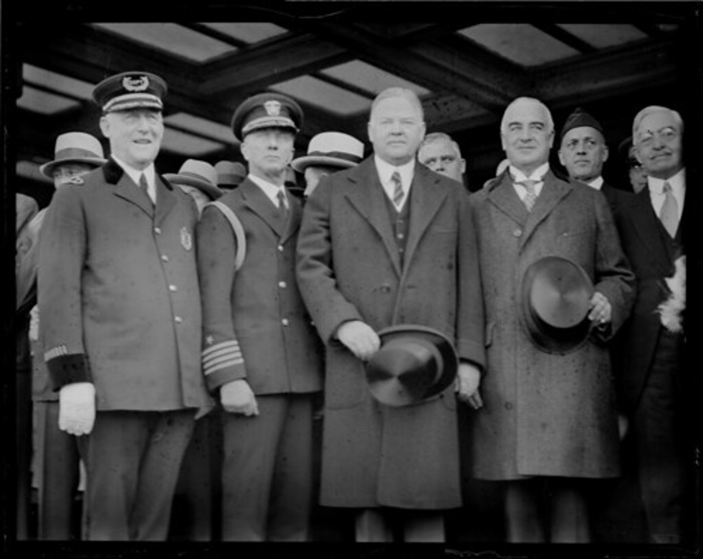 <p>Agency set up under the Hoover administration to make loans to banks and other lending institutions.</p>