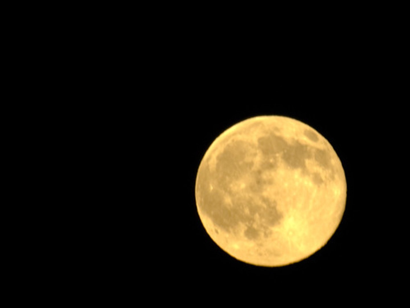 <p>달</p>