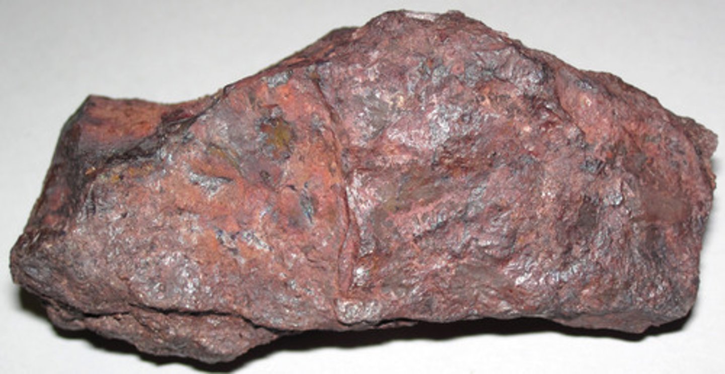 <p>Non Metallic Luster. 5.5 hardness. Red-brown streak. 5.2 SG. Red to brown color, massive, opaque, earthy luster.</p>