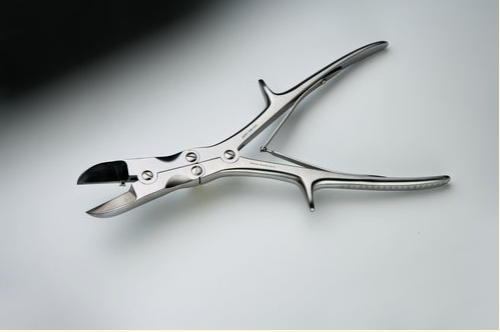 <p>Liston Bone Cutting Forceps</p>