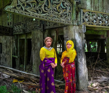 <p><strong>Malong</strong></p>