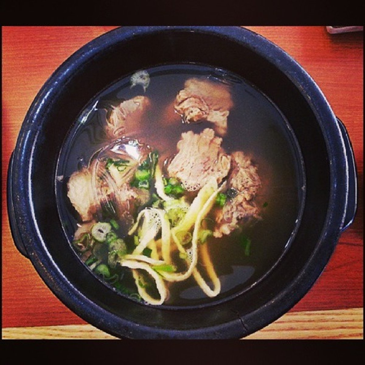 <p>súp sườn bò</p>