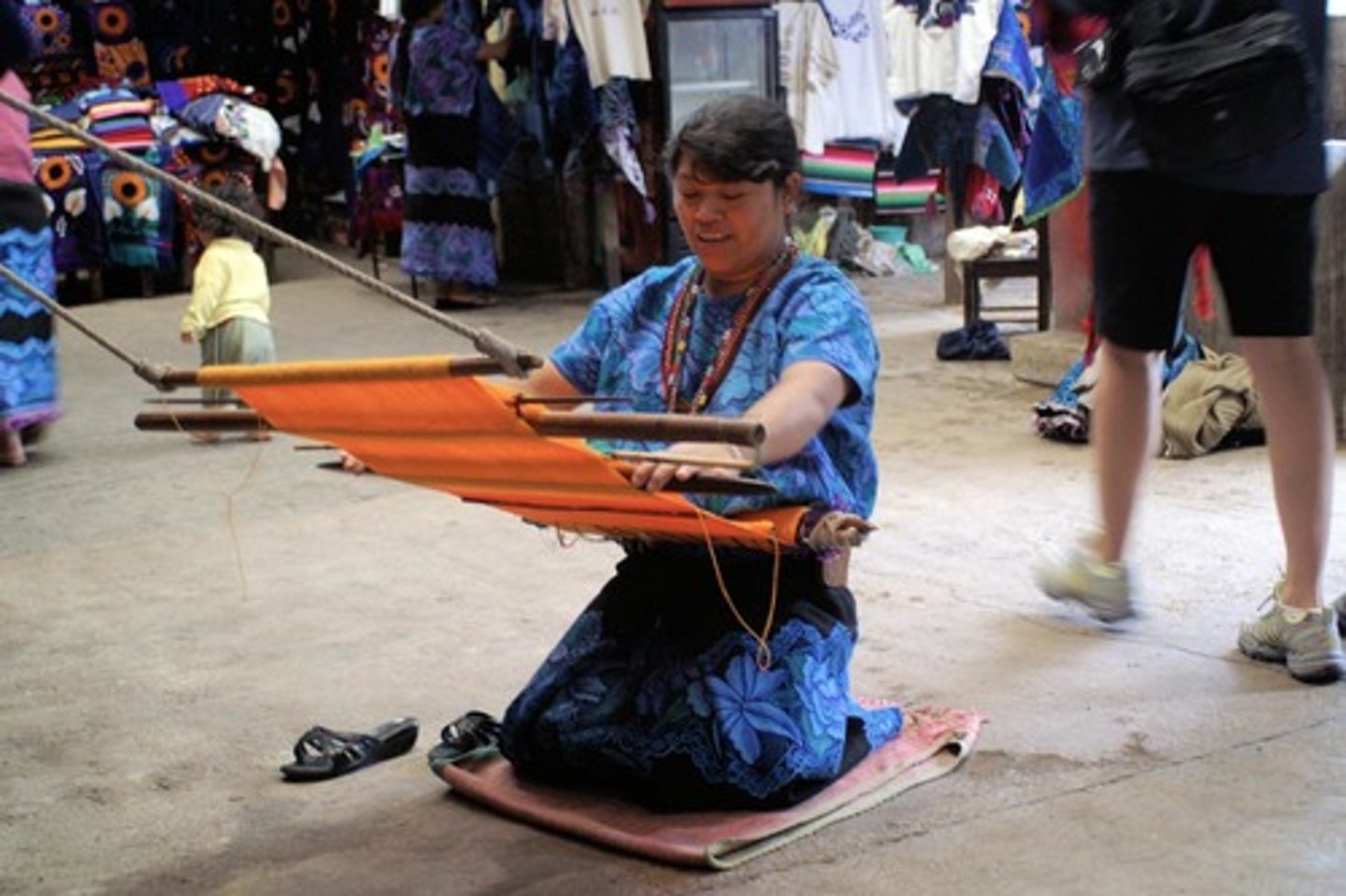 <p>Weaving machine to make textiles before the Industrial Revolution; Shuttle facilitates interlacing process; types of hand looms are pegged &amp; free-standing looms</p>