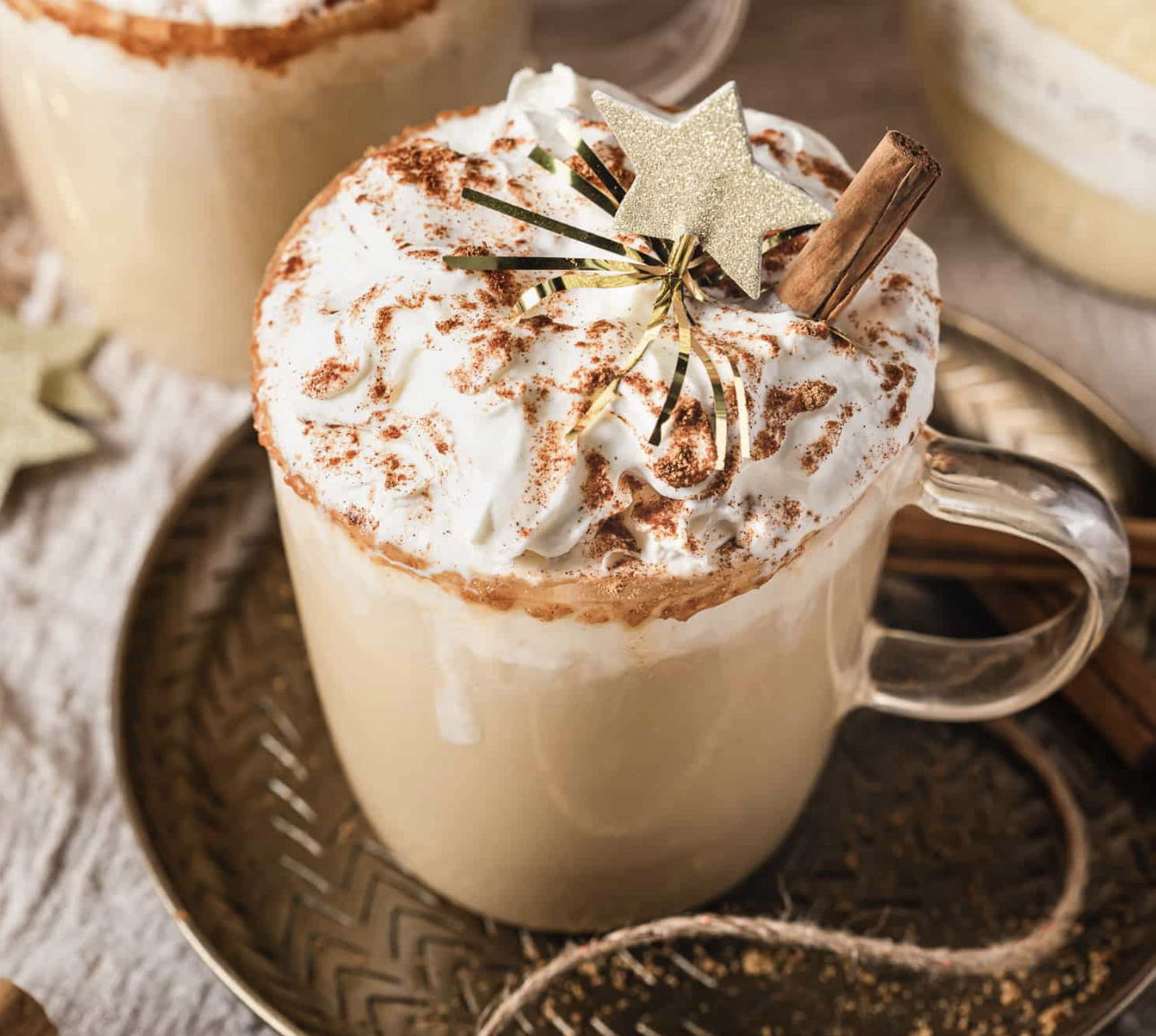 <p>eggnog _US /ˈɛɡˌnɔɡ/</p>