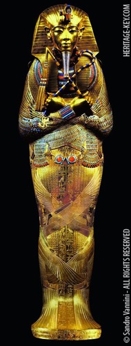 <p>New Kingdom, 18th Dynasty. c. 1323 B.C.E. Gold with inlay of enamel and semi precious stones.</p>