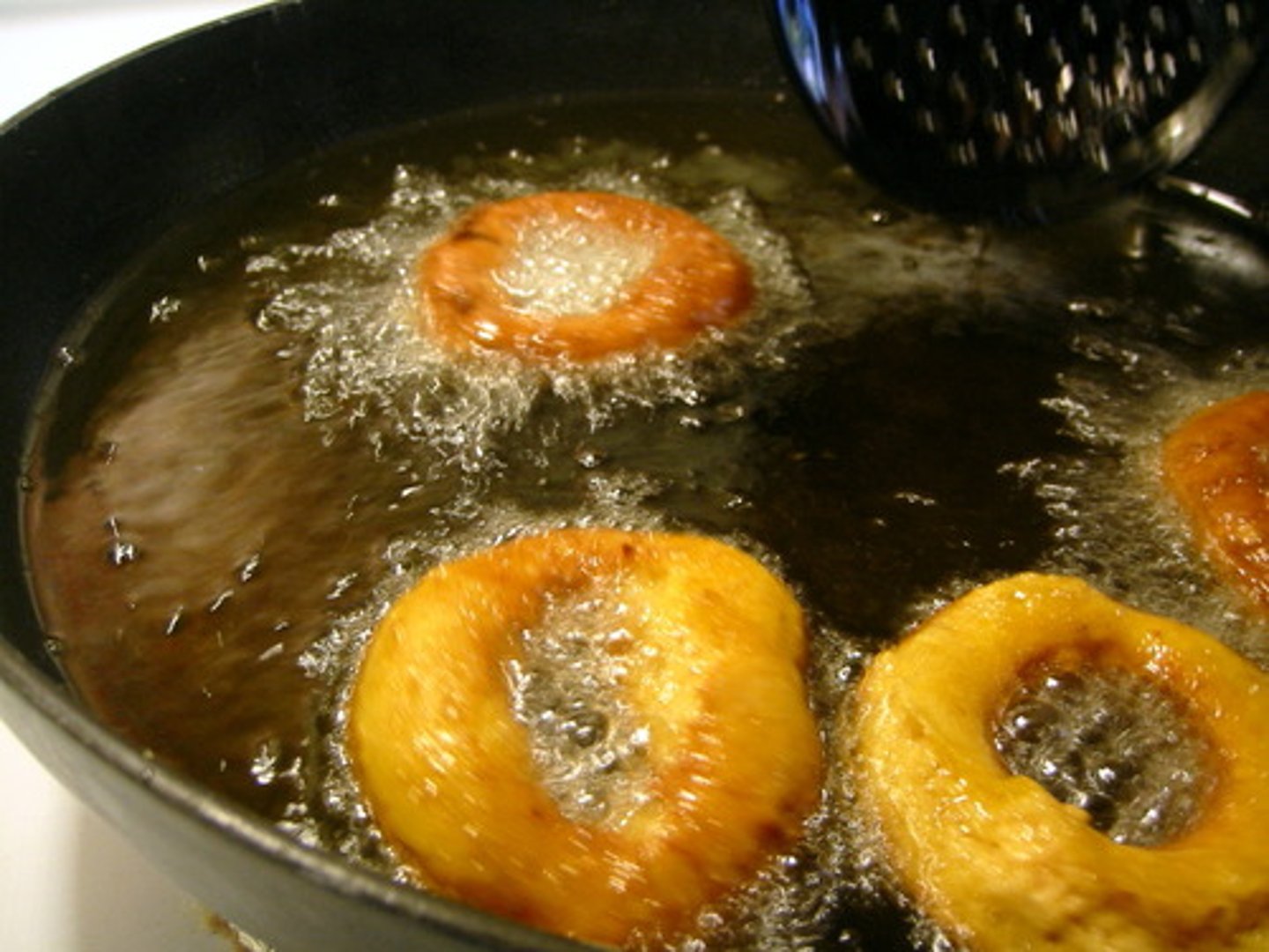 <p>zhá - deep fry</p>