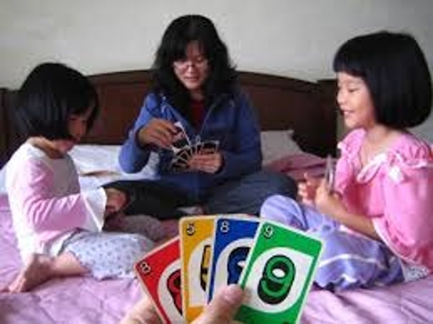 <p>to play cards</p>