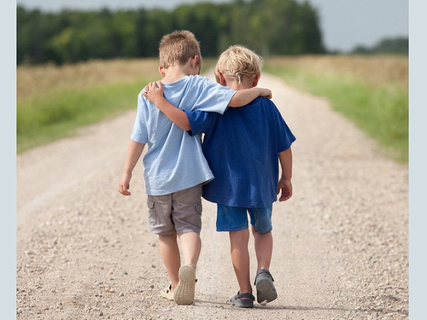 <p>Bạn thời thơ ấu</p>