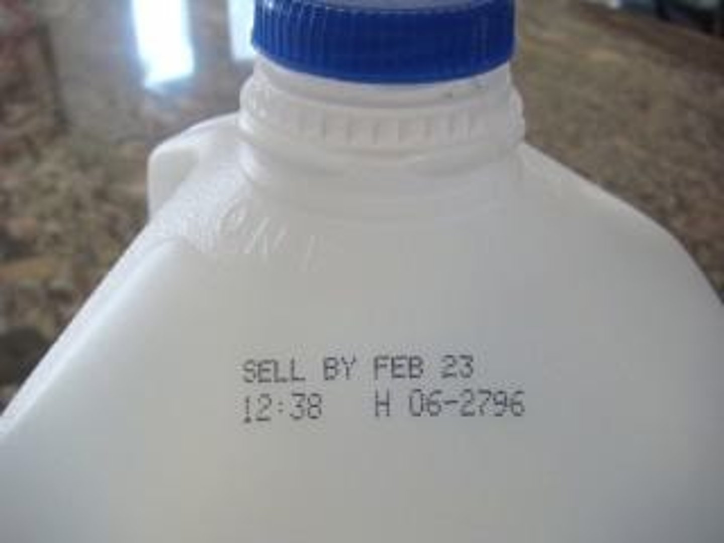 <p>la date de péremption</p>