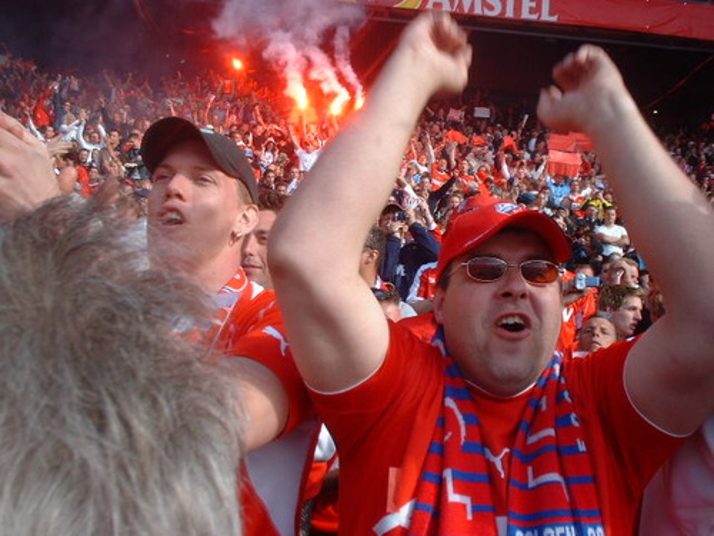 <p>warm-hearted, enthusiastic(rè qínɡ )</p>