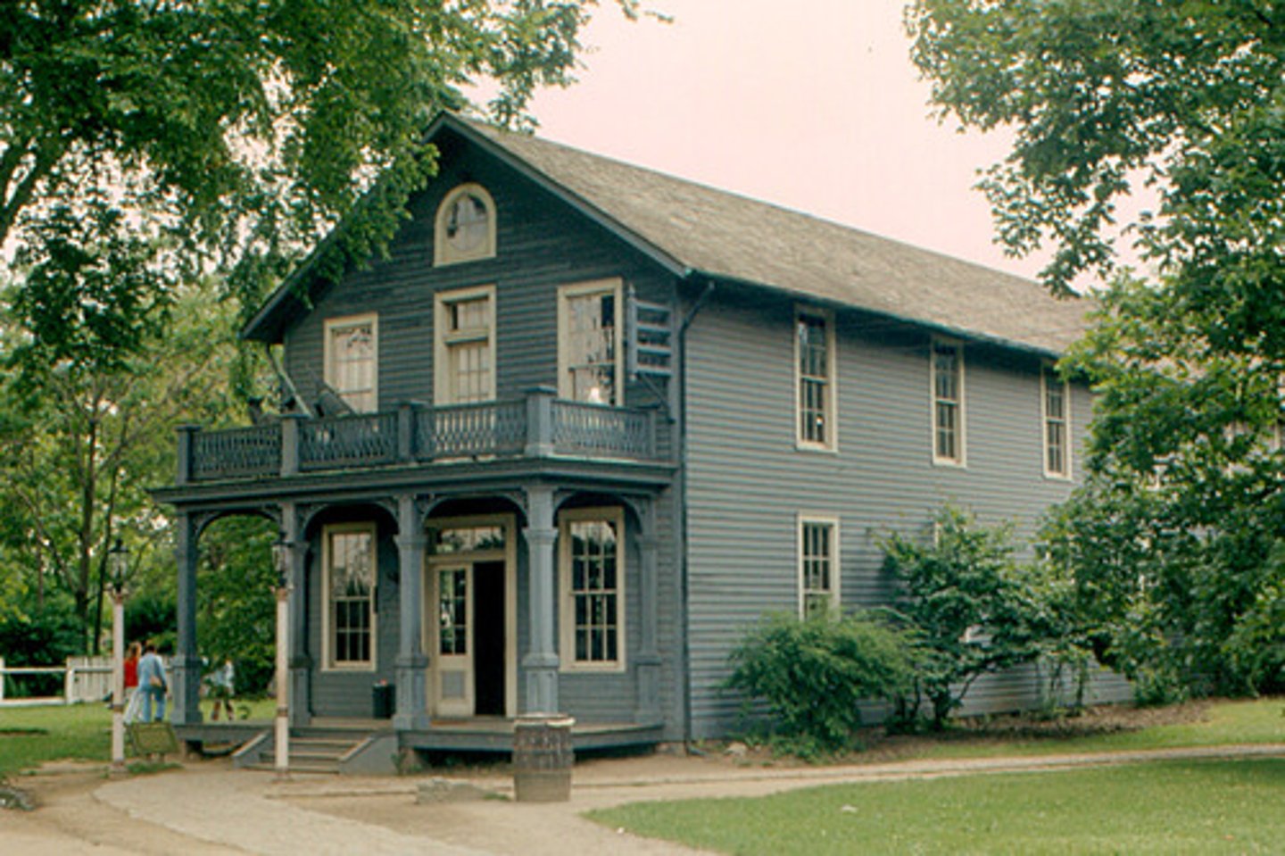 <p>THIS is where Thomas Edison established the world's first research laboratory.</p>