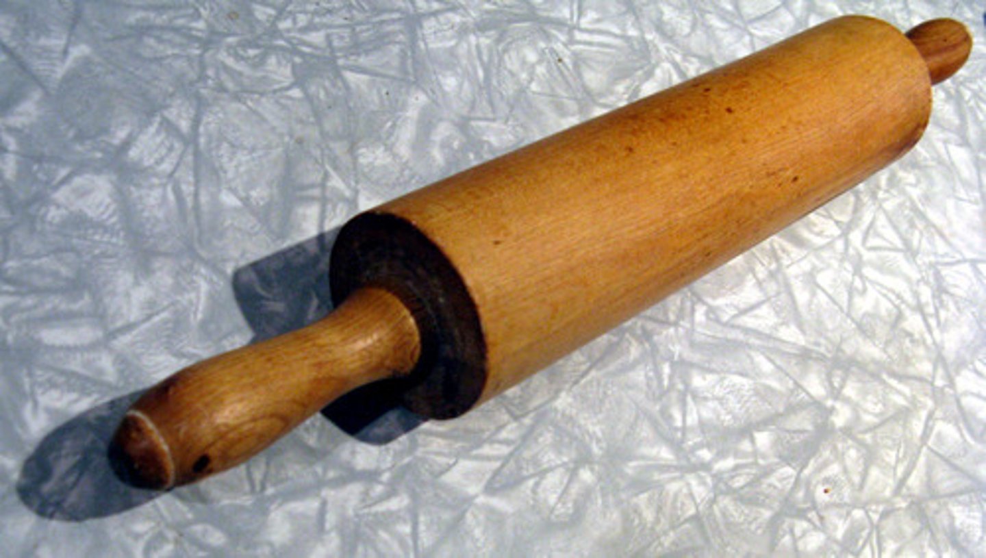 <p>rolling pin</p>