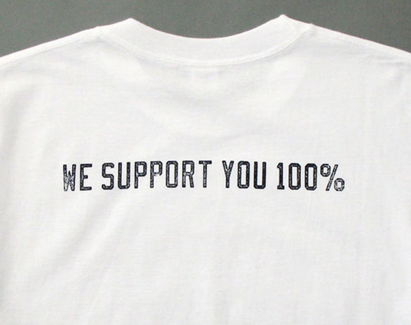 <p>to support/back (r)</p>