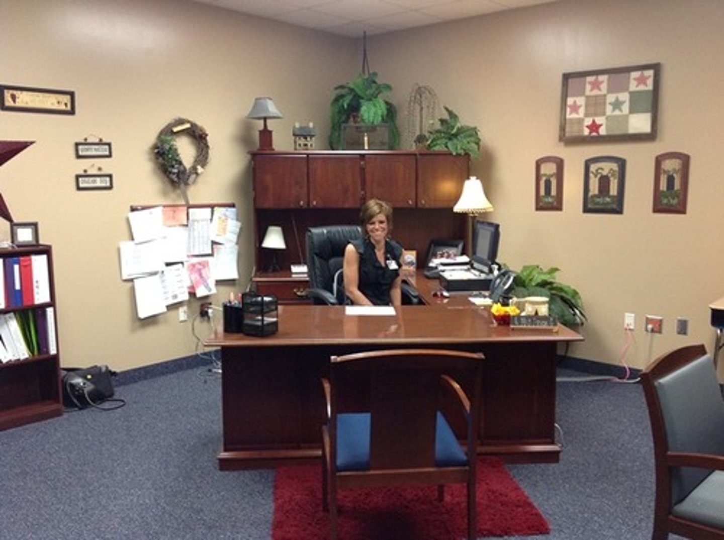 <p>office (bàngōng shì)</p>